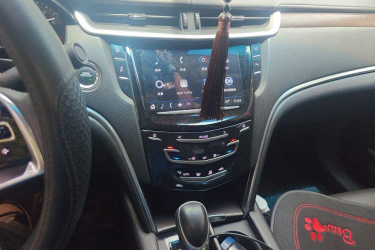 Used Cadillac XTS 2018 28T Elite Edition Audio And AC Panel