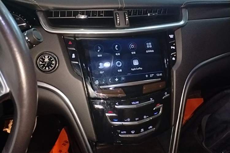 Used Cadillac XTS 2018 28T Tech Edition Audio And AC Panel