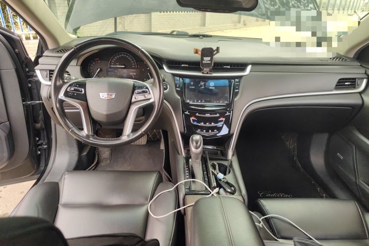 Used Cadillac XTS 2018 28T Tech Edition Center Console