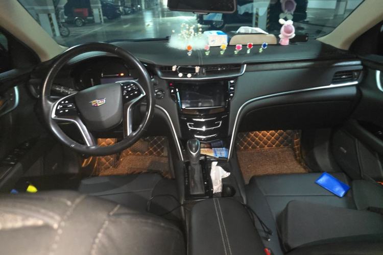 Used Cadillac XTS 2018 28T Elite Edition Center Console