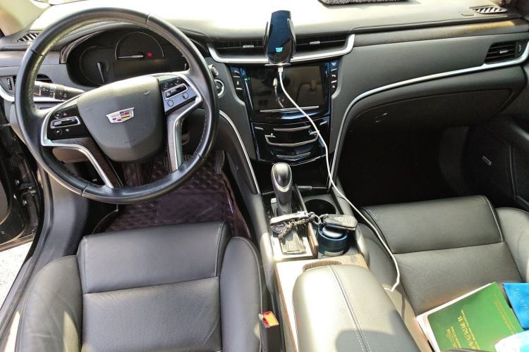 Used Cadillac XTS 2018 28T Elite Edition Center Console