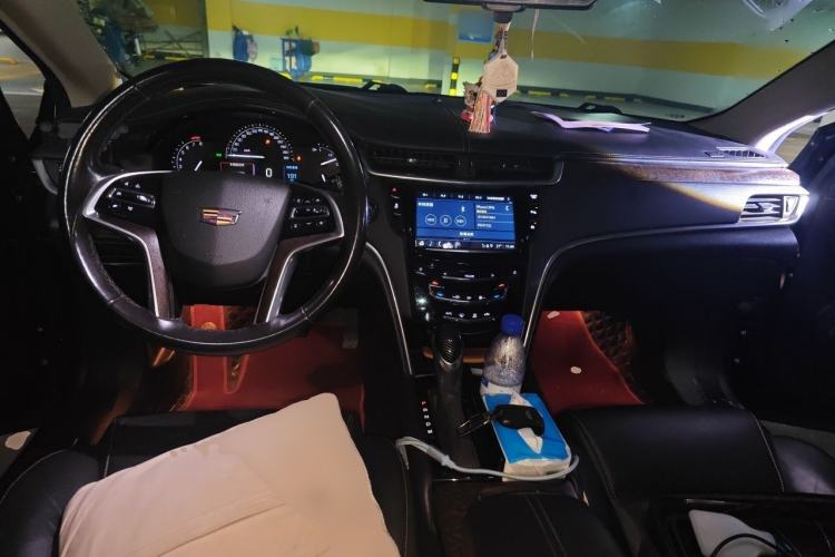 Used Cadillac XTS 2018 28T Tech Edition Center Console