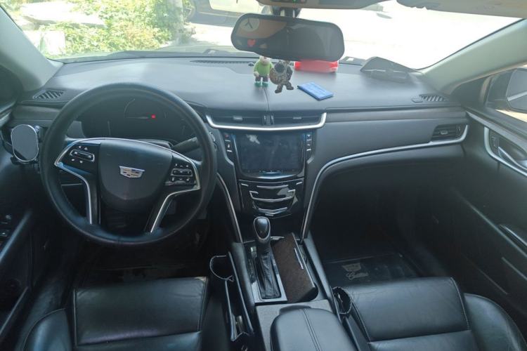 Used Cadillac XTS 2018 28T Elite Edition Center Console