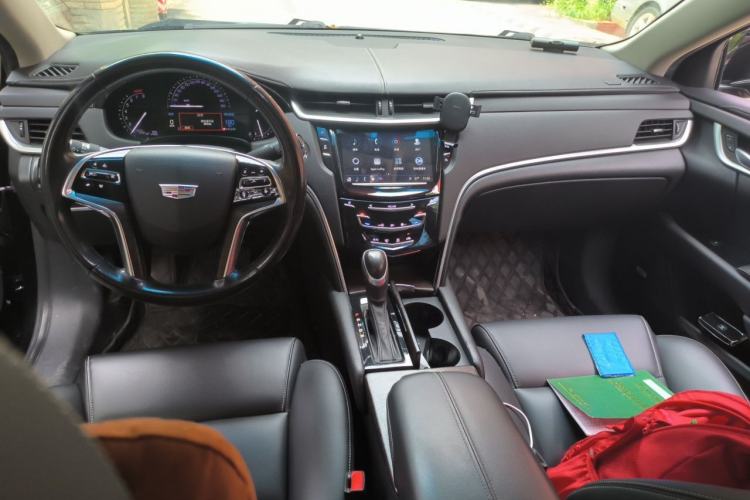 Used Cadillac XTS 2018 28T Tech Edition Center Console