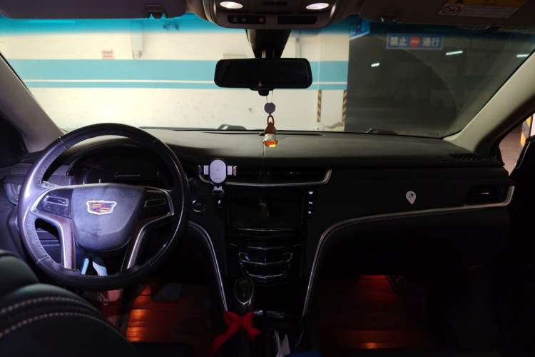 Used Cadillac XTS 2018 28T Tech Edition Center Console