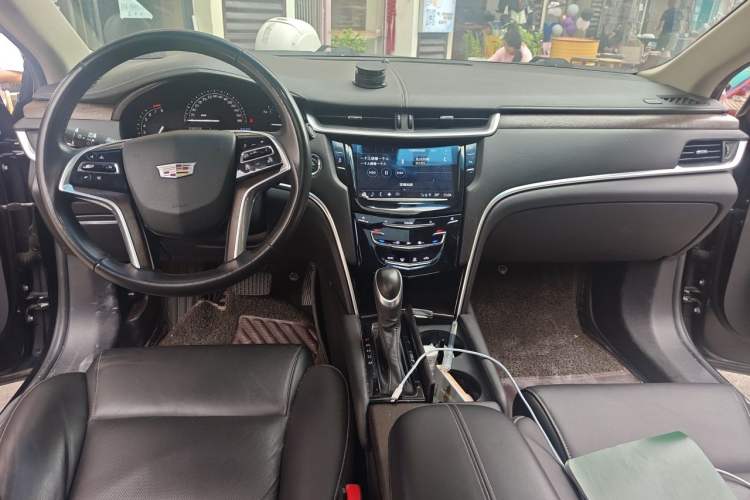 Used Cadillac XTS 2018 28T Elite Edition Center Console