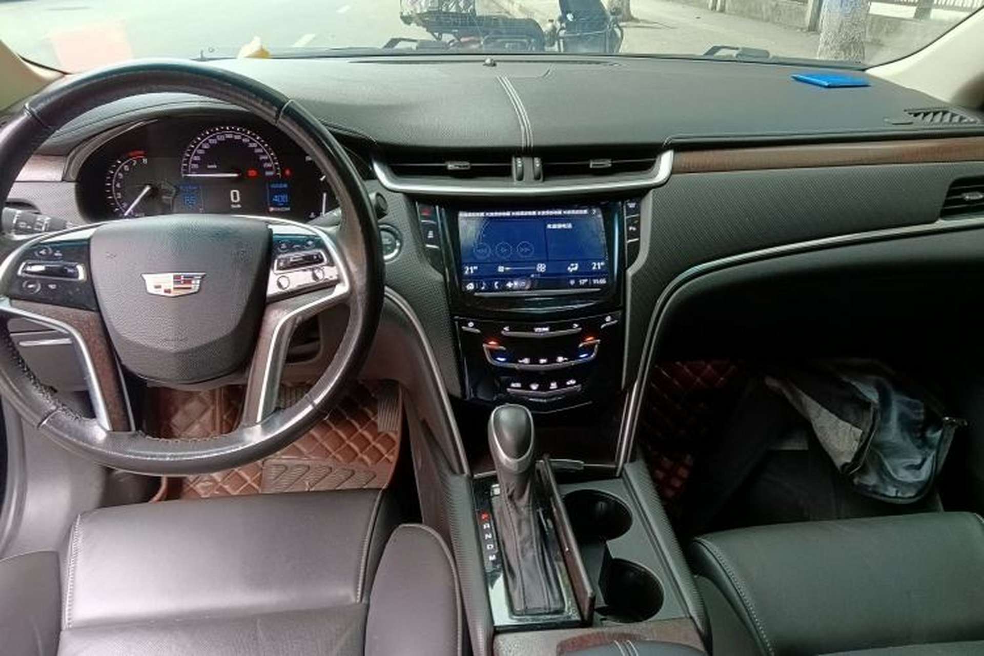 Used Cadillac XTS 2018 28T Elite Edition Center Console