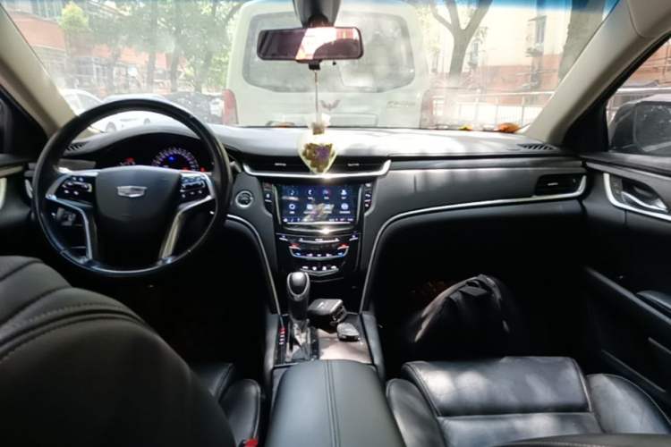 Used Cadillac XTS 2018 28T Elite Edition Center Console