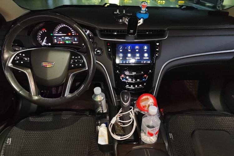 Used Cadillac XTS 2018 28T Tech Edition Center Console