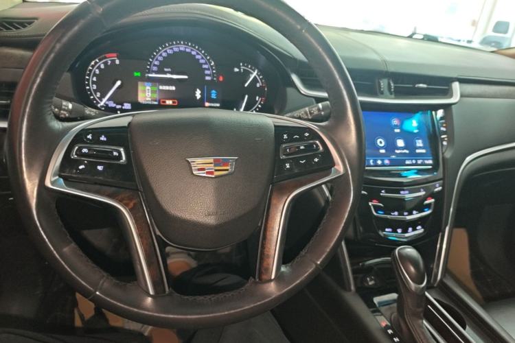 Used Cadillac XTS 2018 28T Elite Edition Center Console