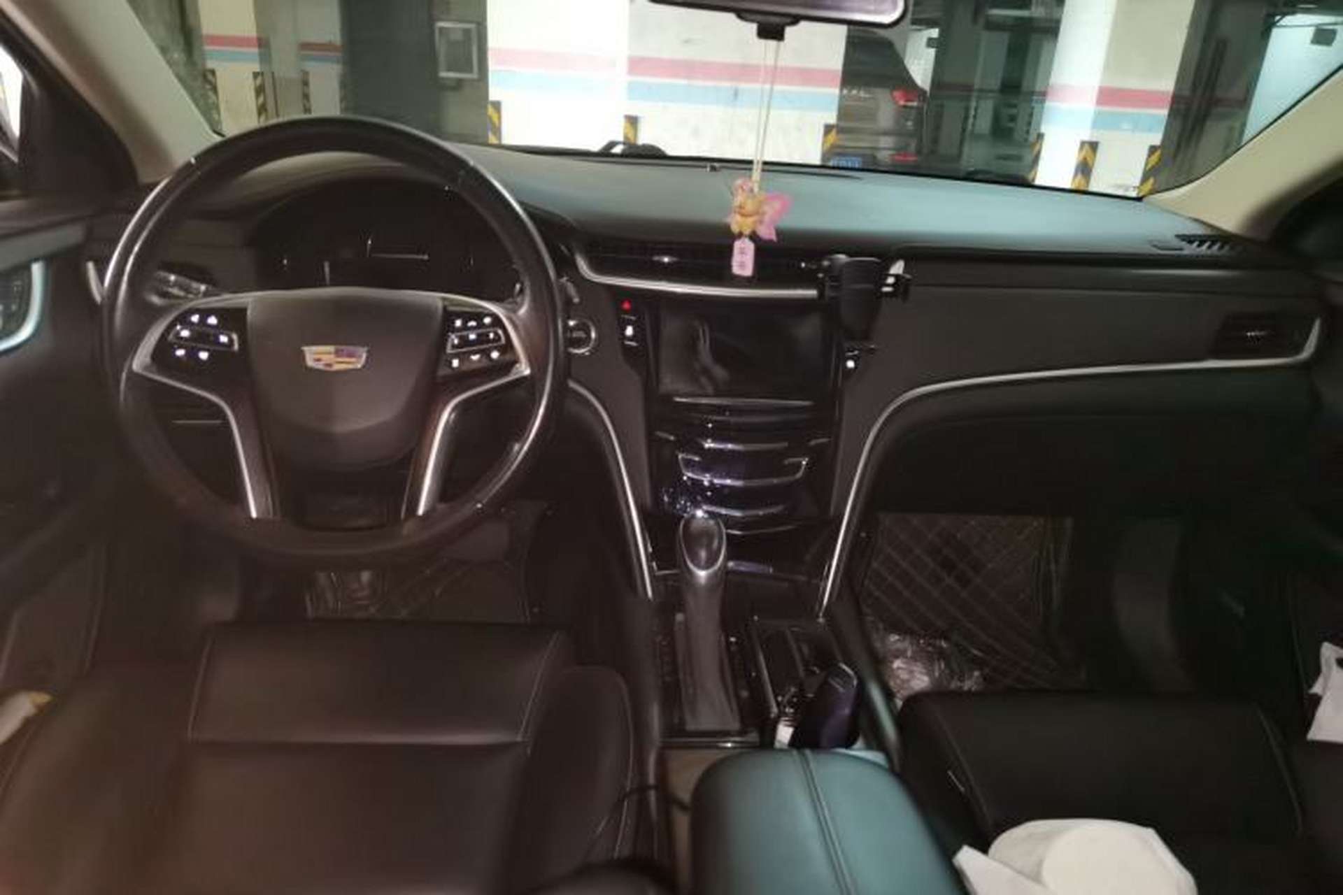 Used Cadillac XTS 2018 28T Tech Edition Center Console