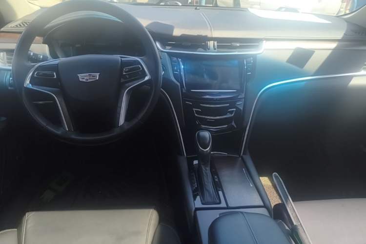 Used Cadillac XTS 2018 28T Elite Edition Center Console