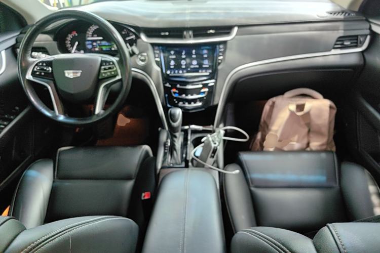 Used Cadillac XTS 2018 28T Tech Edition Center Console
