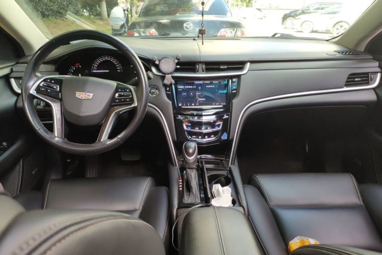 Used Cadillac XTS 2018 28T Tech Edition Center Console
