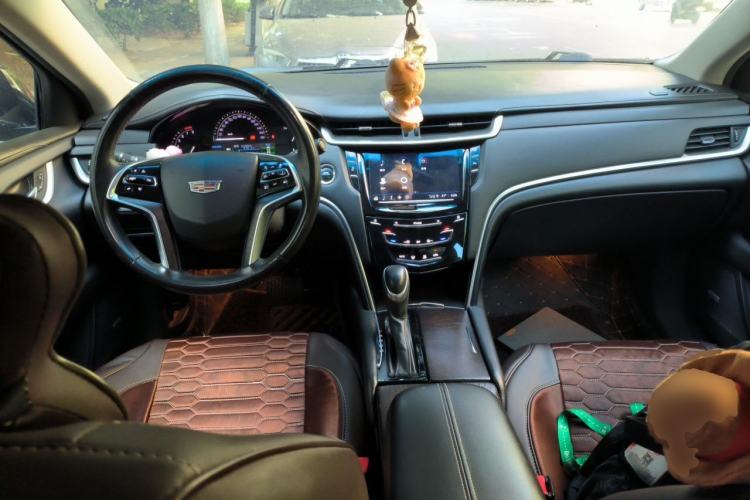 Used Cadillac XTS 2018 28T Tech Edition Center Console