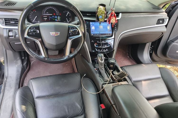 Used Cadillac XTS 2018 28T Elite Edition Center Console