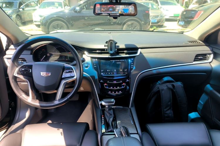 Used Cadillac XTS 2018 28T Tech Edition Center Console