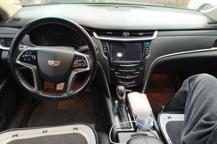 Used Cadillac XTS 2018 28T Tech Edition Center Console