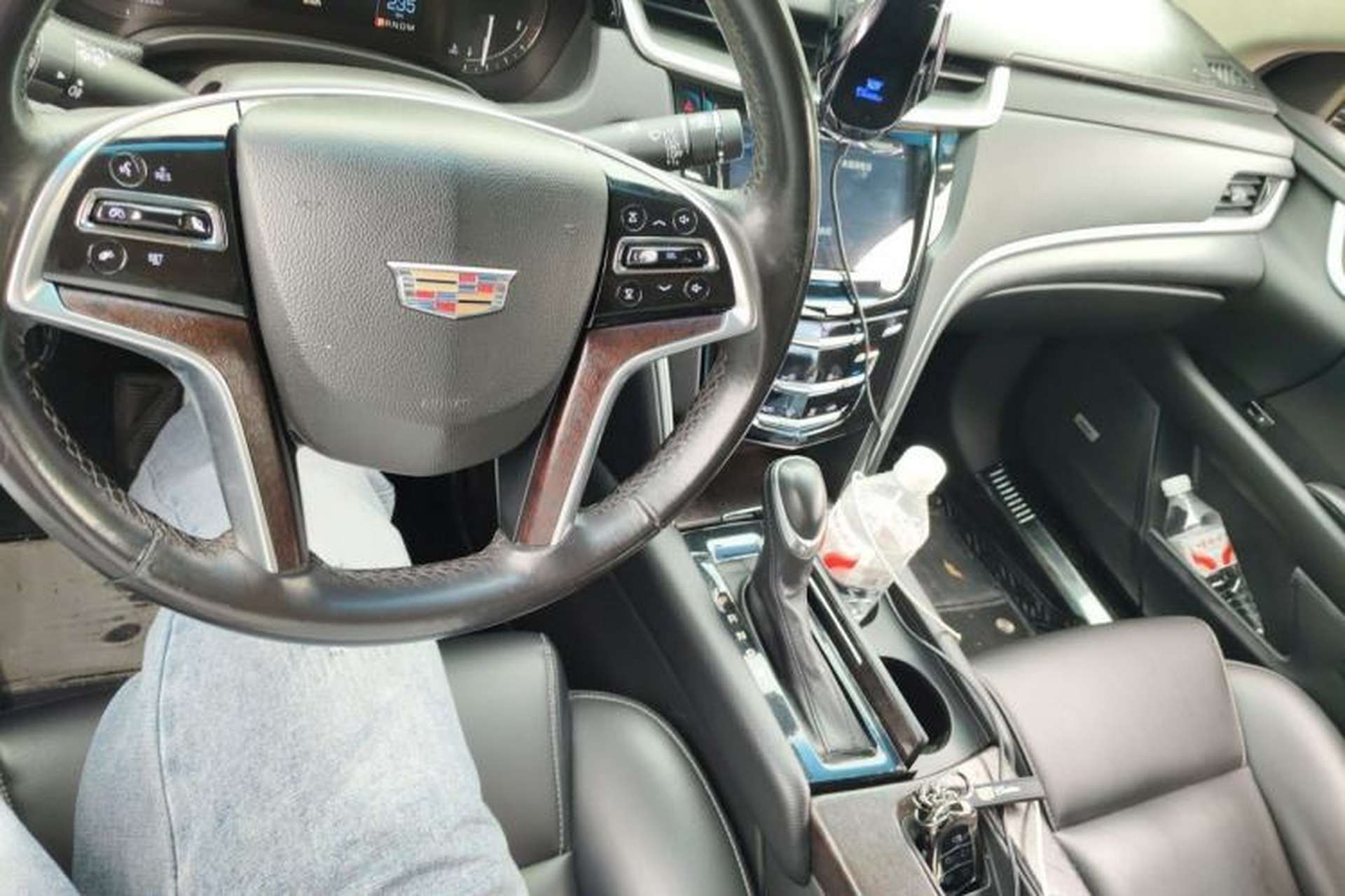 Used Cadillac XTS 2018 28T Tech Edition Center Console