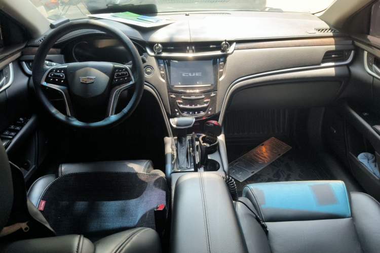 Used Cadillac XTS 2018 28T Luxury Edition Center Console