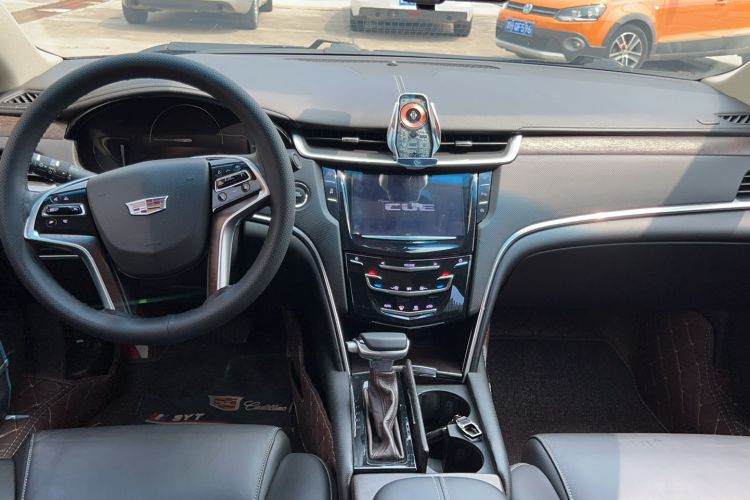 Used Cadillac XTS 2018 28T Elite Edition Center Console