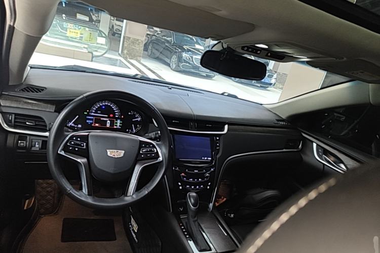Used Cadillac XTS 2018 28T Elite Edition Center Console