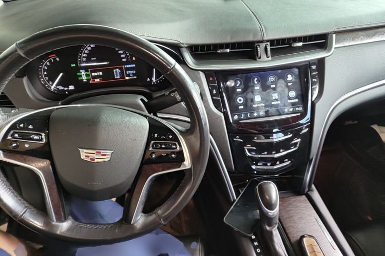 Used Cadillac XTS 2018 28T Elite Edition Center Console