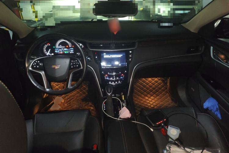 Used Cadillac XTS 2018 28T Elite Edition Center Console