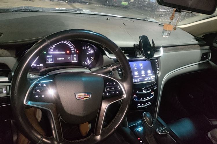 Used Cadillac XTS 2018 28T Elite Edition Center Console