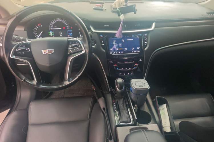 Used Cadillac XTS 2018 28T Elite Edition Center Console