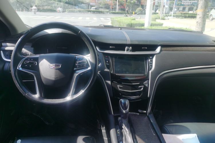 Used Cadillac XTS 2018 28T Elite Edition Center Console