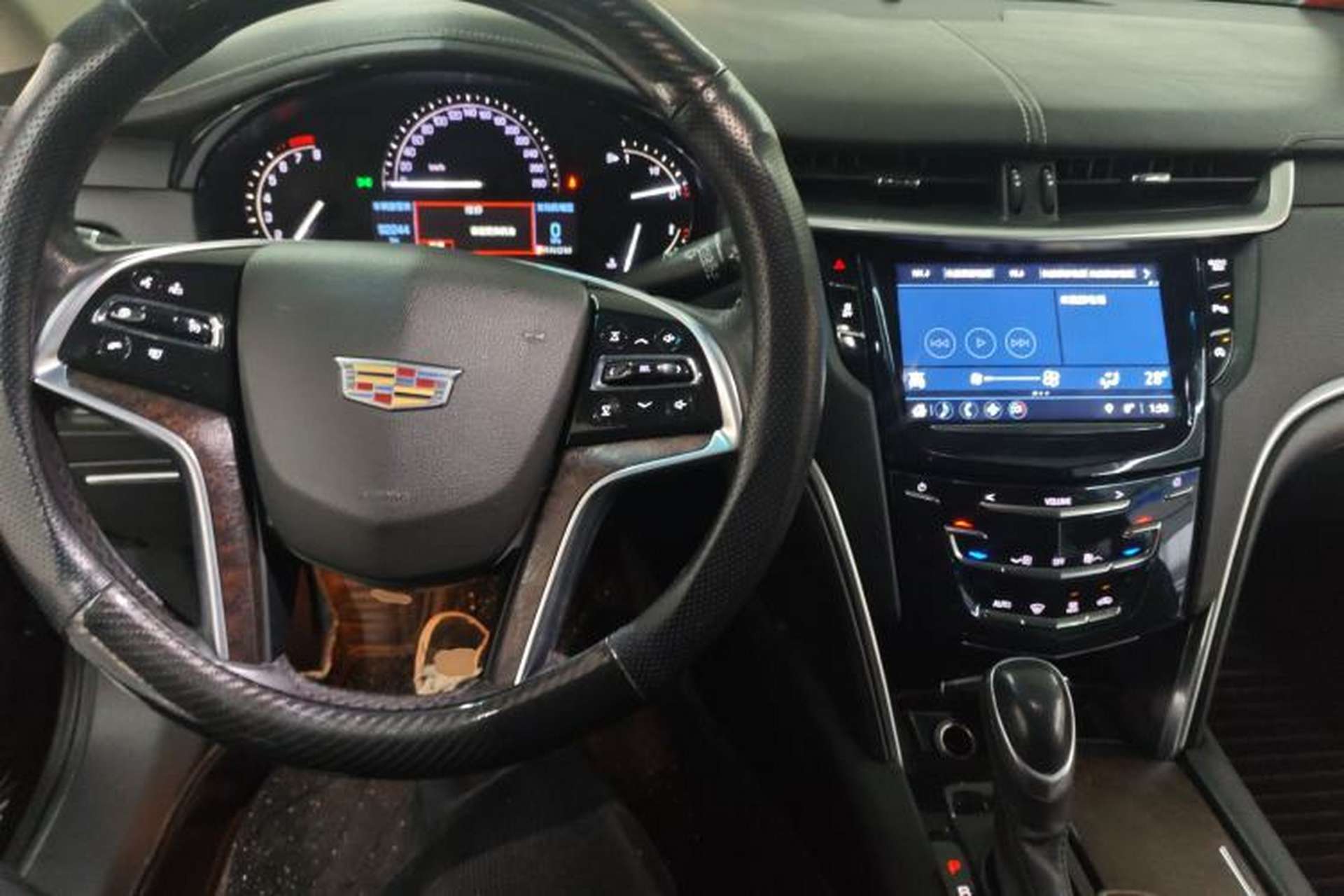 Used Cadillac XTS 2018 28T Tech Edition Center Console
