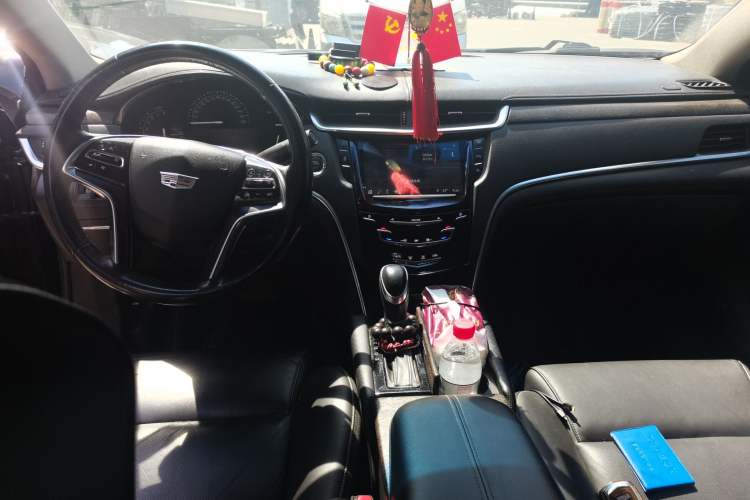 Used Cadillac XTS 2018 28T Elite Edition Center Console