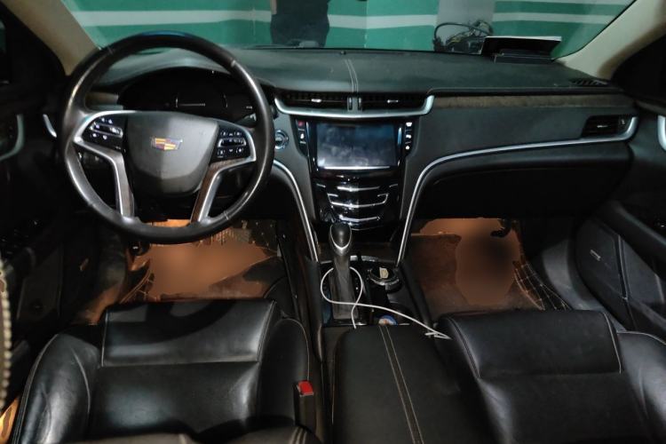 Used Cadillac XTS 2018 28T Elite Edition Center Console