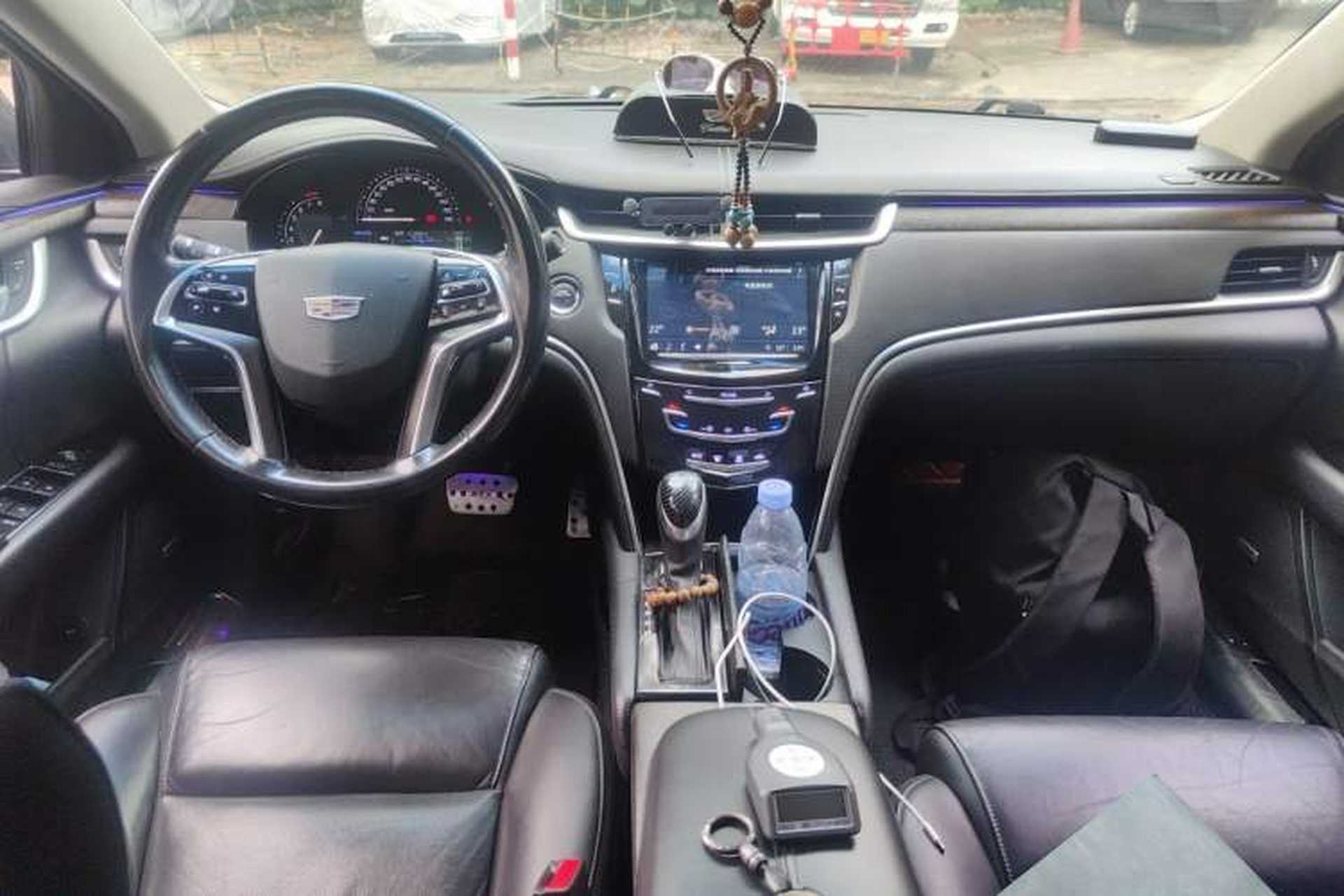 Used Cadillac XTS 2018 28T Elite Edition Center Console