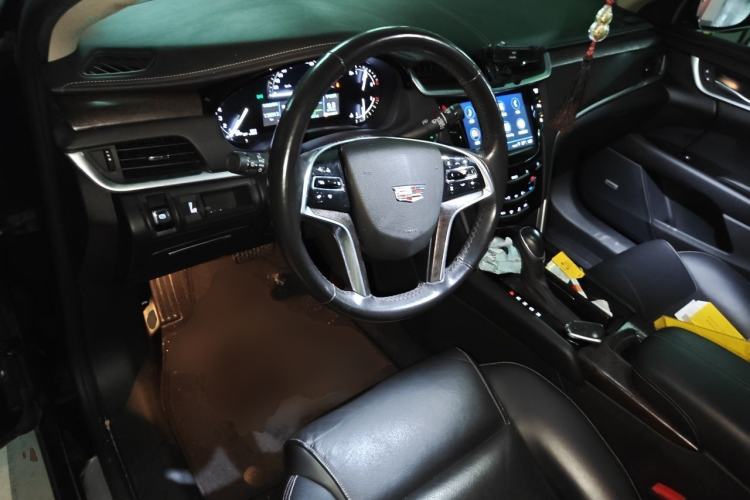 Used Cadillac XTS 2018 28T Elite Edition Center Console