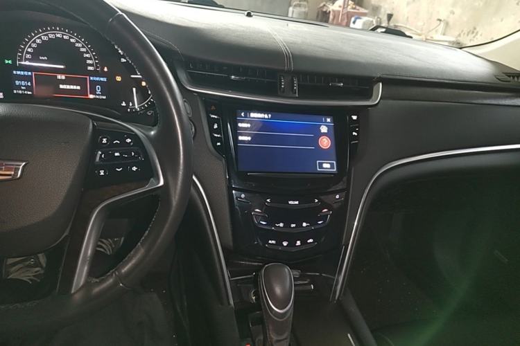 Used Cadillac XTS 2018 28T Elite Edition Center Console