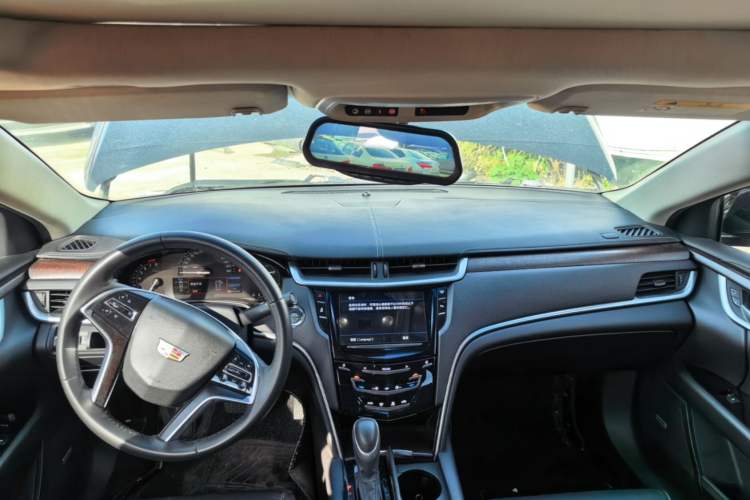 Used Cadillac XTS 2018 28T Elite Edition Center Console