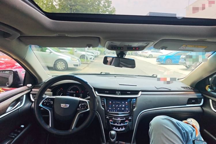 Used Cadillac XTS 2018 28T Elite Edition Center Console