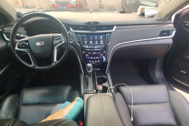 Used Cadillac XTS 2018 28T Elite Edition Center Console