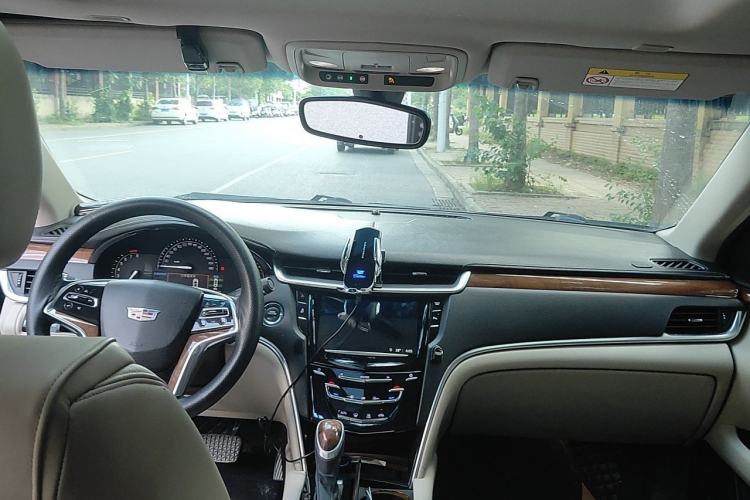 Used Cadillac XTS 2018 28T Elite Edition Center Console