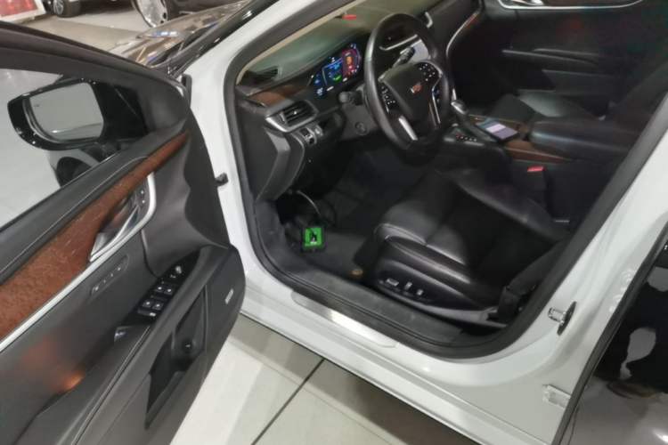 Used Cadillac XTS 2018 28T Luxury Edition Driver Seat