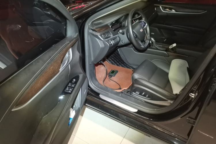 Used Cadillac XTS 2018 28T Elite Edition Driver Seat