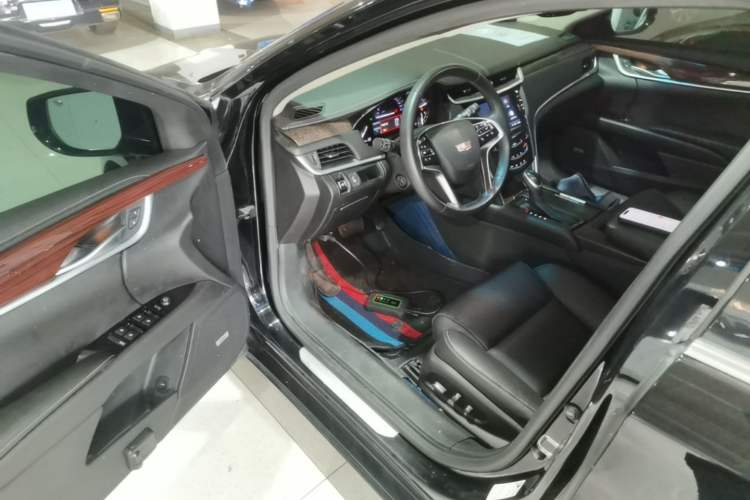 Used Cadillac XTS 2018 28T Elite Edition Driver Seat