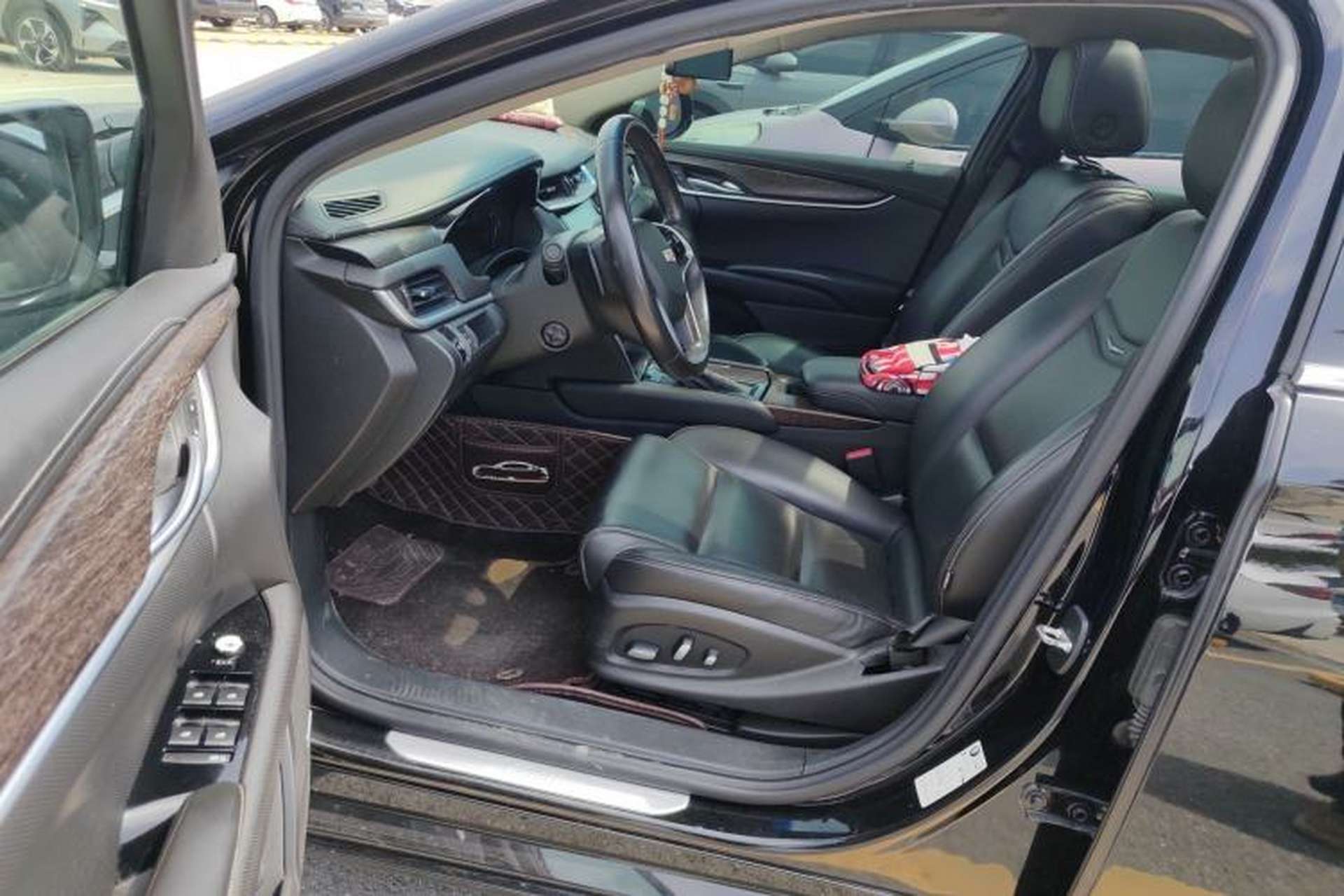 Used Cadillac XTS 2018 28T Elite Edition Driver Seat