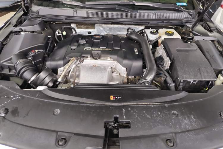 Used Cadillac XTS 2018 28T Elite Edition Engine Bay