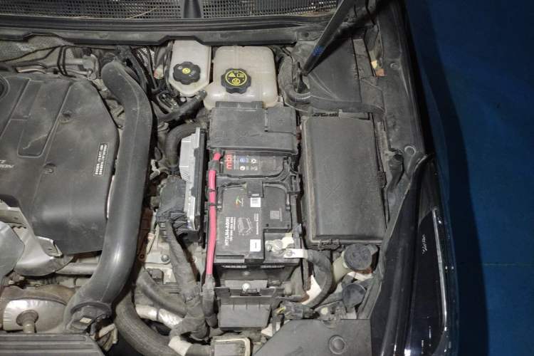 Used Cadillac XTS 2018 28T Tech Edition Engine Bay Left
