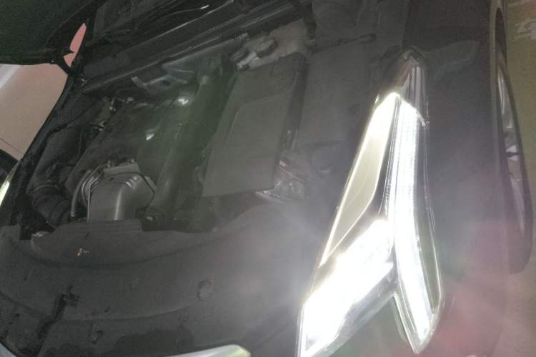 Used Cadillac XTS 2018 28T Elite Edition Engine Bay Left