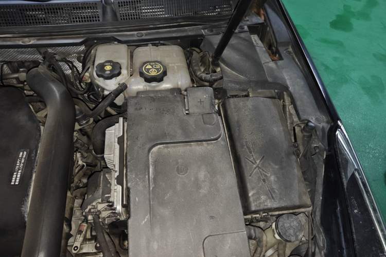 Used Cadillac XTS 2018 28T Elite Edition Engine Bay Left