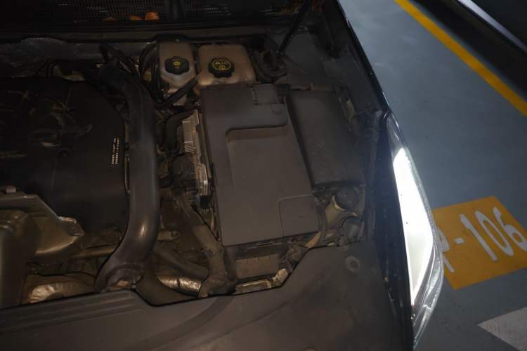 Used Cadillac XTS 2018 28T Tech Edition Engine Bay Left